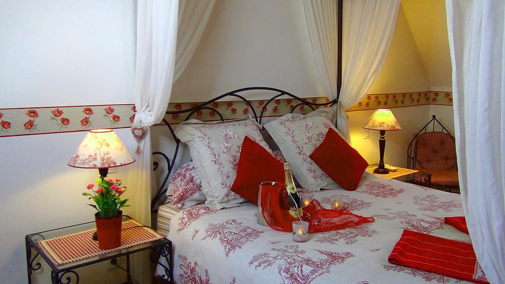 Le Clos Des Tilleuls La Vendelée Habitación foto
