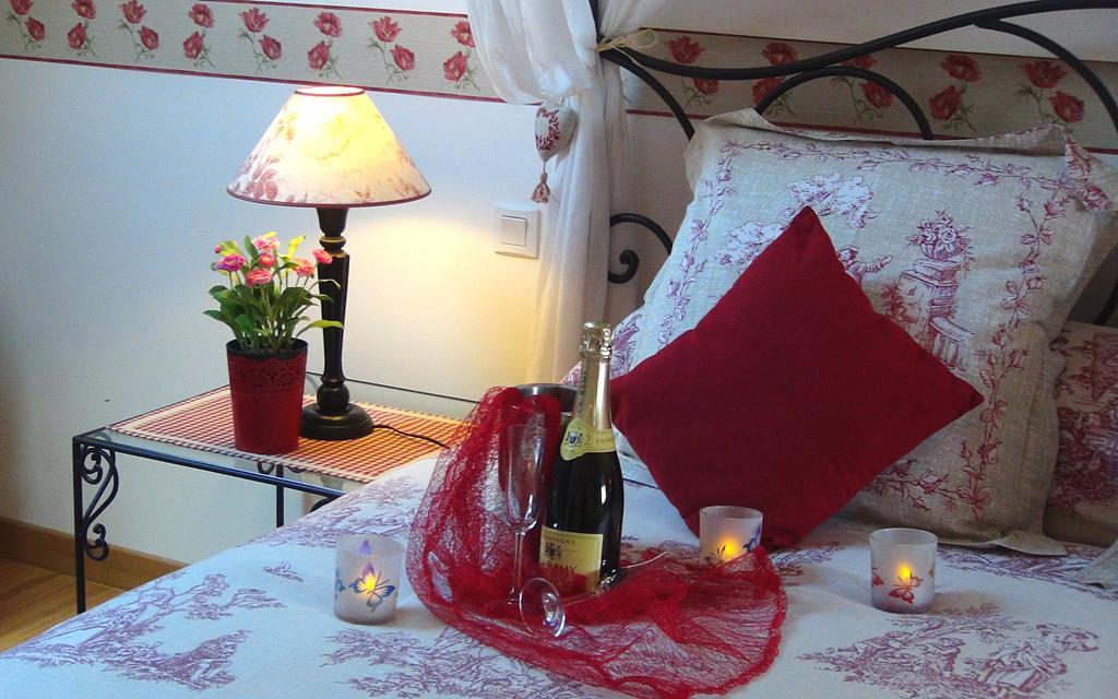 Le Clos Des Tilleuls La Vendelée Habitación foto