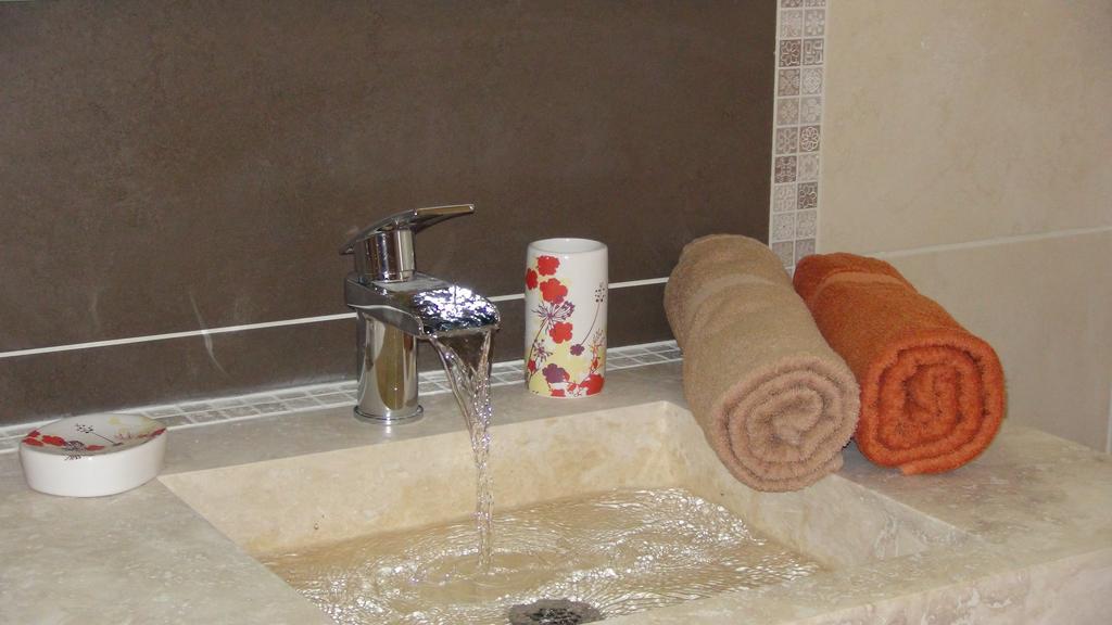 Le Clos Des Tilleuls La Vendelée Habitación foto